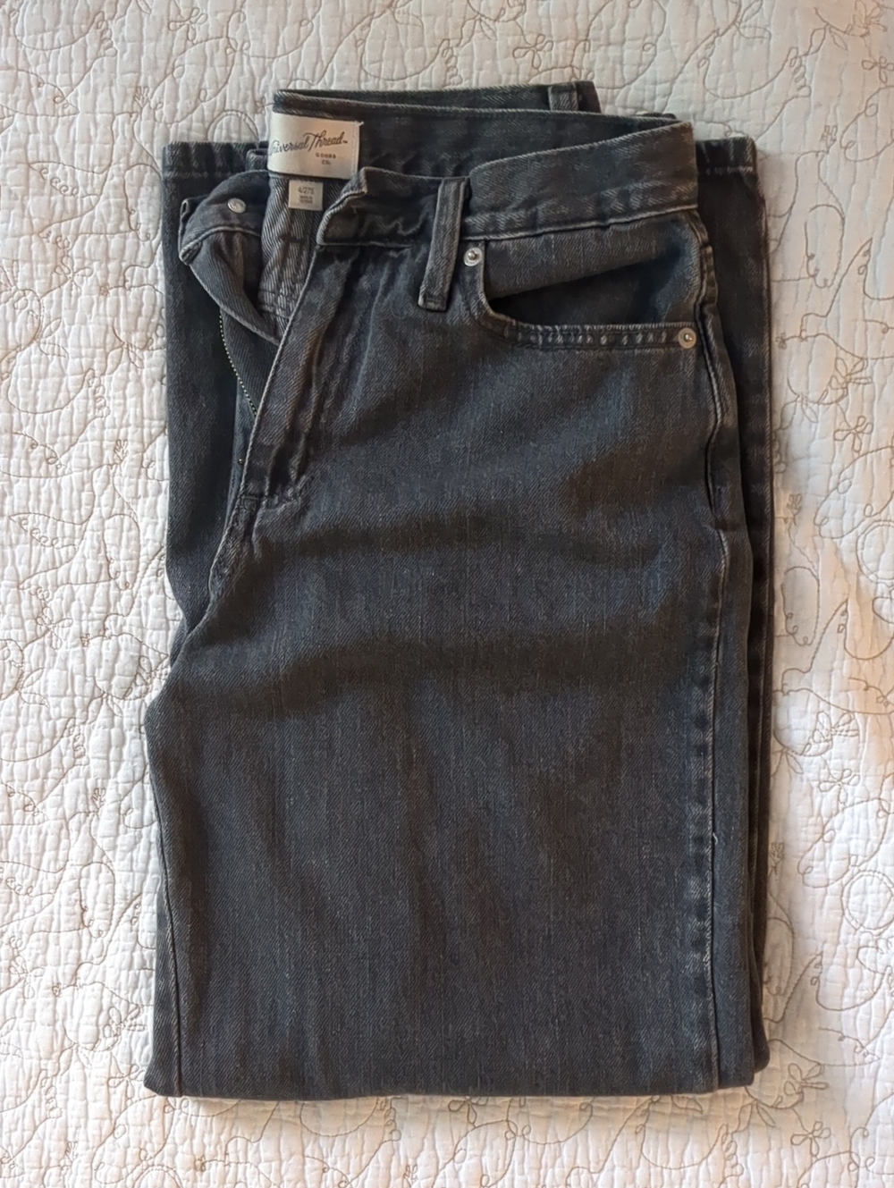 Universal Thread Women’s High-Rise Relaxed Wide-Leg Jeans in Charcoal